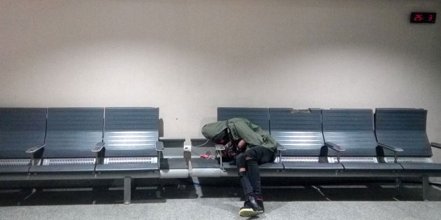 Les conditions d'hébergement des étrangers en rétention à l'aéroport Mohammed V de Casablanca ne prévoient ni couchage ni couverture.