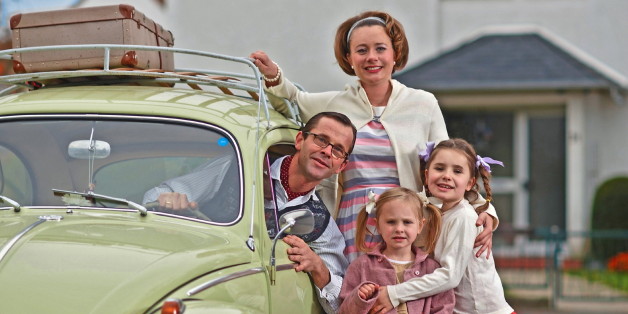 Einfamilienhaus, Käfer, Familienidylle: Mit dem wirtschaftlichen Aufschwung der 50er Jahre gehörten diese Dinge zum guten Ton