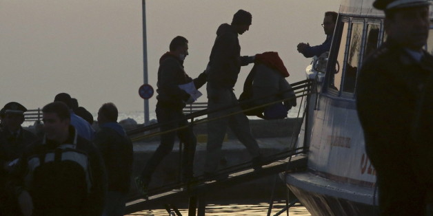 Die ersten Flüchtlinge werden aus der Türkei nach Griechenland abgeschoben