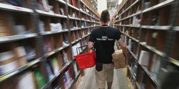 Arbeiter in einem Amazon-Zentrum (Symbolfoto)