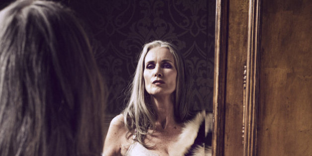 A 56 ans, Nicola Griffin est mannequin lingerie (et sublime)