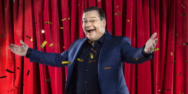 Elton präsentiert zum ersten Mal die Show "Schlag den Star"