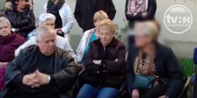 Asyl-Unterkunft für 16 Kinder und Jugendliche: Video zeigt, wie Anwohner ausrasten