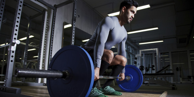 Das Kreuzheben zählt zu den wichtigsten Fitness-Übungen.