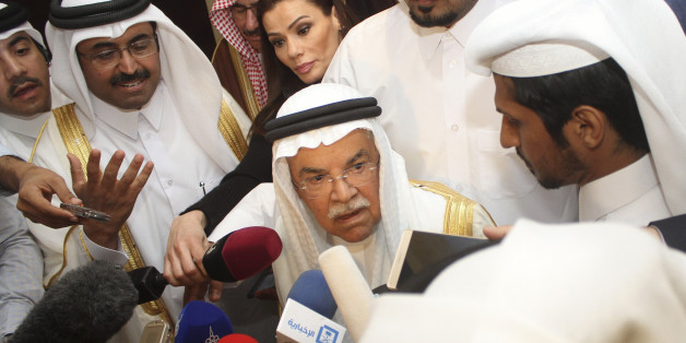 Saudi Arabia's Oil Minister Ali al-Naimi (C) speaks to the media following a meeting with Qatar's Energy Minister Mohammad bin Saleh al-Sada, Russia's Energy Minister Alexander Novak, and Venezuela's Oil Minister Eulogio del Pino in Doha, Qatar February 16, 2016. REUTERS/Naseem Zeitoon