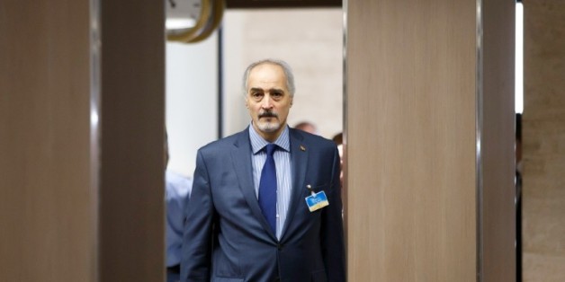 Le négociateur en chef, et ambassadeur de la Syrie aux Nations unies, Bachar al-Jaafari, arrive à une séance de négociations entre Damas et l'ONU, à Genève, le 18 avril 2016