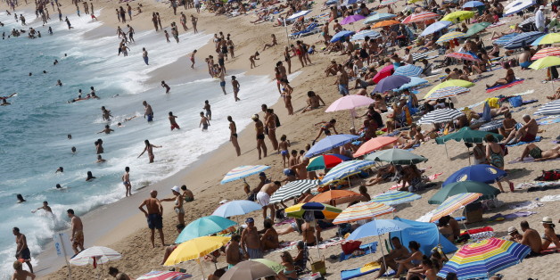 Ziel für Terroristen? Touristen am Strand Platja d'Aro in Spanien
