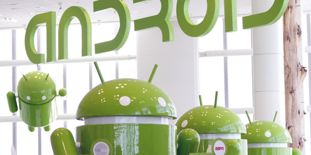 Android mascots are lined up in the demonstration area at the Google I/O Developers Conference in the Moscone Center in San Francisco, California, May 10, 2011. REUTERS/Beck Diefenbach (UNITED STATES - Tags: SCI TECH BUSINESS)