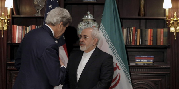 U.S. Secretary of State John Kerry (L) meets with Iran's Foreign Minister Mohammad Javad Zarif in Manhattan, New York City, U.S., April 22, 2016. REUTERS/Brendan McDermid