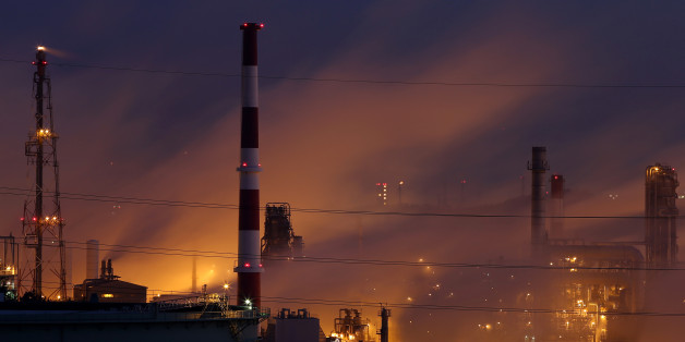 S-Oil Corp. refinery facilities operate at dawn in Ulsan, South Korea, on Thursday, Jan. 23, 2014. Saudi Arabian Oil Co. (Saudi Aramco), the worlds largest crude exporter, will buy a $2 billion stake in S-Oil Corp., South Koreas third-largest oil refiner. Photographer: SeongJoon Cho/Bloomberg via Getty Images