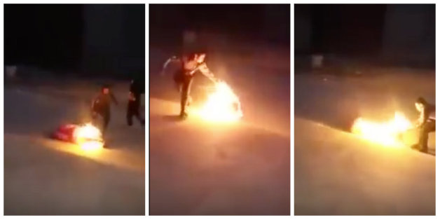 De quoi l'immolation par le feu est-elle le symptôme?