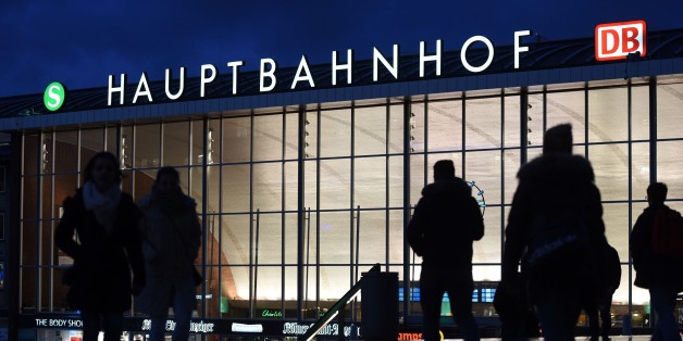Die Domplatte vor der Kölner Bahnhof.