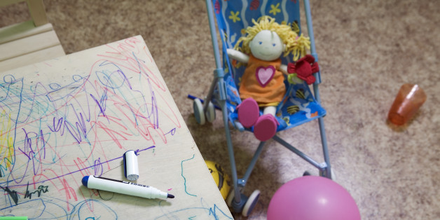 Erzieher denkt, er hätte pädophile Neigungen im Griff - bis er ein vierjähriges Mädchen trifft