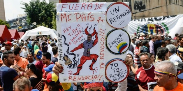 Une manifestation d'opposants au président Nicolas Maduro à Caracas au Venezuela, le 27 avril 2016
