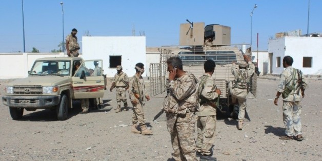 Les forces loyalistes à Lahj, dans le sud du Yémen, pendant une offensive visant à chasser les combattants d'Al-Qaïda, le 24 avril 2016