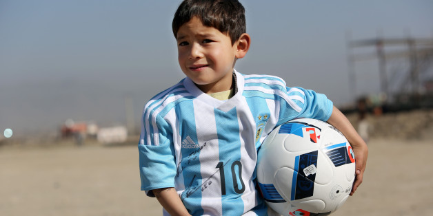 L'histoire du petit Afghan fan de Lionel Messi est devenue triste