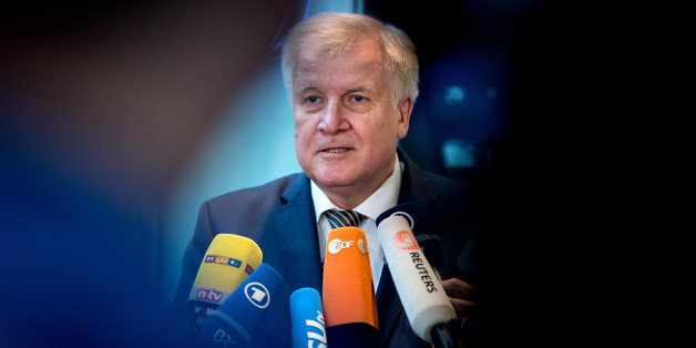 Bayerns Ministerpräsident Horst Seehofer dürfte der Klage der Bayern-AfD gelassen entgegen sehen (Archivbild)