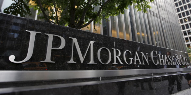 A view of the exterior of the JP Morgan Chase & Co. Corporate headquarters in the Manhattan borough of New York City, May 20, 2015. Five of the world's largest banks, including JPMorgan Chase & Co, were fined roughly $5.7 billion, and four of them pleaded guilty to U.S. criminal charges over manipulation of foreign exchange rates, authorities said on Wednesday. REUTERS/Mike Segar