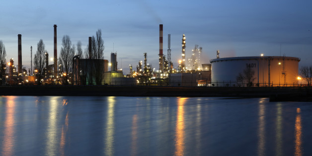 A general view shows the Total Grandpuits oil refinery and petrol depot southeast of Paris, France, February 29, 2016. REUTERS/Christian Hartmann