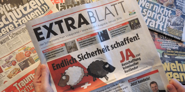 Mit einem kostenlosen "Extrablatt" wirbt die Schweizerische Volkspartei (SVP) am 08.02.2016 in Basel, für ihre Volksinitiative zur Ausweisung krimineller Ausländer