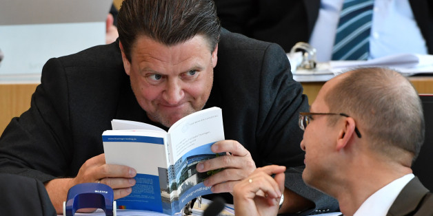 Der AfD-Landtagsabgeordnete Stephan Brandner (l) und der Parlamentarische Geschäftsführer der AfD-Fraktion, Stefan Möller (r)