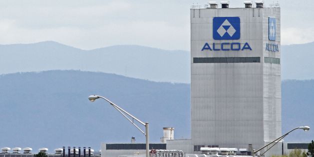 An Alcoa aluminum plant in Alcoa, Tennessee is seen in this April 8, 2014 file photograph. Aluminum giants Alcoa Inc and Novelis Inc spent decades wooing Detroit's automakers to toss out their heavy steel vehicle bodies and overhaul their factories in order to mass produce vehicles made out of lighter aluminum. This year, with Ford Motor Co's launch of its new aluminum-intensive F-150, they are finally reaping the benefits of that long campaign, a once-a-generation shift in demand for an industr