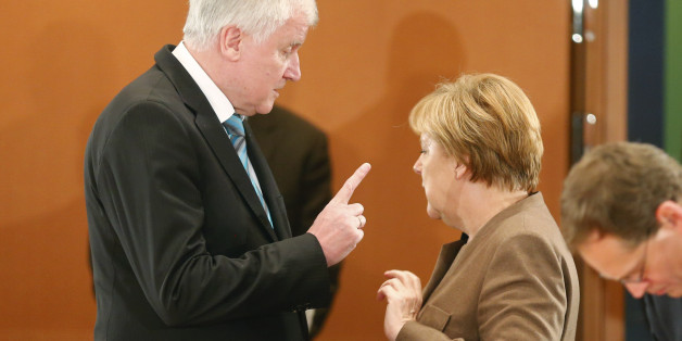 Horst Seehofer legt gegen die Kanzlerin nach