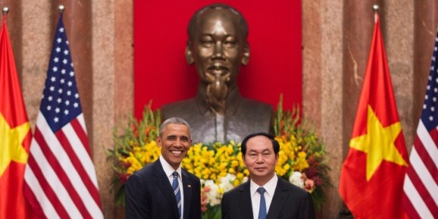 Le président Barack Obama et son homologue vietnamien Tran Dai Quang le 23 mai 2016 au palais présidentiel à Hanoi