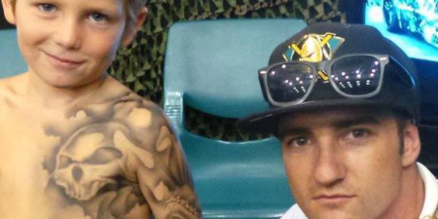 Benjamin Lloyd a promis qu'il tatouerait les enfants de l'hôpital Starship d'Auckland, en Nouvelle-Zélande