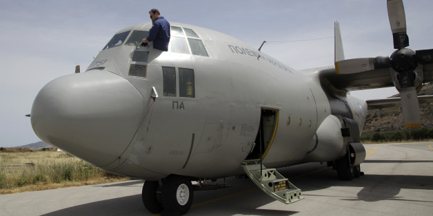 Eine griechische C-130, die an der Suche nach dem Wrack der verunglückten Egypt-Air-Maschine beteiligt ist
