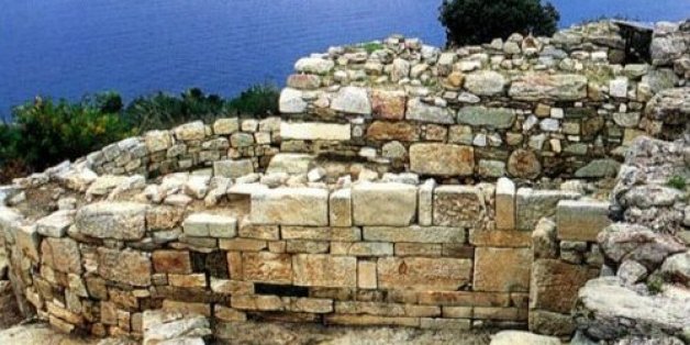 Les ruines de la tombe d'Aristote