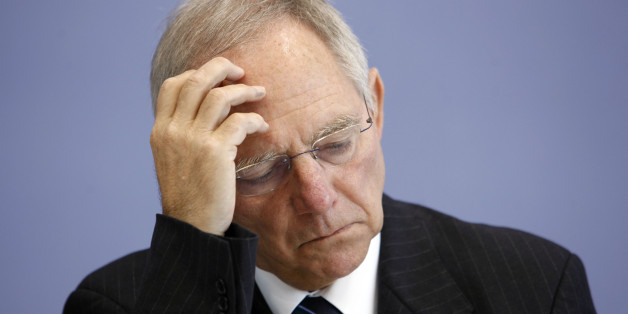 Bundesinnenminister Wolfgang Schaeuble nimmt am Montag, 15. Juni 2009, an einer Pressekonferenz in Berlin teil. Schaeuble stellte die polizeiliche Kriminalstatistik 2008 vor. (AP Photo/Franka Bruns) ---German Interior Minister Wolfgang Schaeuble participates in a press conference in Berlin, Mondaz, June 15, 2009. Schaueble presented the German crime report 2008. (AP Photo/Franka Bruns)