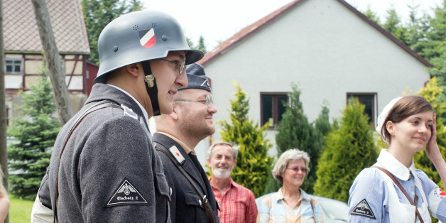 Colmnitz: Naziuniformen beim Heimatfest sind kein Problem.