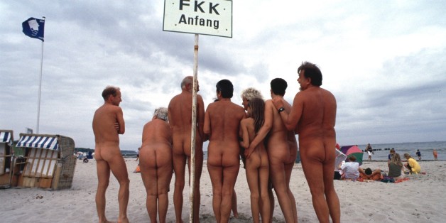 Sachsen: FKK-Camper laufen gegen geplantes Flüchtlingsheim Sturm (Symbolbild)