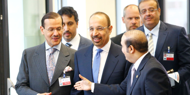 Saudi Arabia's Energy Minister Khalid al-Falih (C) arrives for a meeting of OPEC oil ministers in Vienna, Austria, June 2, 2016. REUTERS/Leonhard Foeger