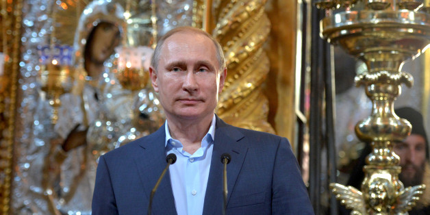 Russian President Vladimir Putin visits the St. Panteleimon Monastery on Mount Athos, Greece, May 28, 2016. Picture taken May 28, 2016. Alexei Druzhinin/Sputnik/Kremlin via Reuters ATTENTION EDITORS - THIS IMAGE WAS PROVIDED BY A THIRD PARTY. EDITORIAL USE ONLY.