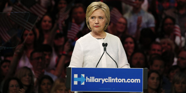 C'est maintenant que ça devient délicat pour Clinton avec Sanders
