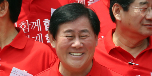 새누리당 최경환 의원이 10일 오전 과천 국가공무원인재개발원에서 열린 2016 정책워크숍에 참석하고 있다.