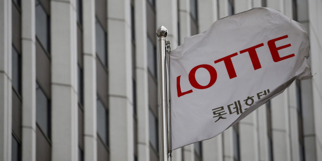 A flag bearing the logo of Lotte Hotel flutters at a Lotte Hotel in Seoul, South Korea, March 25, 2016. REUTERS/Kim Hong-Ji/File Photo TPX IMAGES OF THE DAY