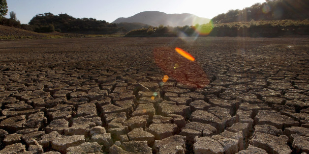 A view of the Runge reservoir in the town of Runge, some 60 km (37 miles) north of Santiago February 3, 2012. Chile has around 77 communes in three regions under agricultural emergency. Chile has around 77 communes in three regions that have been put under a state of agricultural emergency. Heavy droughts, a result of the La Nina weather front, have hit farms and put reservoirs and underground waters at record low levels, according to government sources and local media. REUTERS/Ivan Alvarado (CH