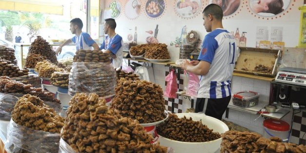 Des métiers saisonniers prospèrent durant le ramadan dans la région du Nord