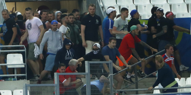 Football Soccer - England v Russia - EURO 2016 - Group B - Stade V?lodrome, Marseille, France - 11/6/16England fans try to escape trouble in the stadium as clashes breakoutREUTERS/Eddie KeoghLivepic