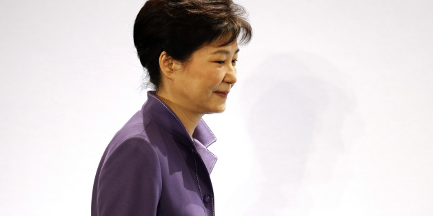South Korean President Park Geun-hye arrives at an economic forum with French employer's body MEDEF union in Paris, France, June 2, 2016 as part of a four-day state visit in France. REUTERS/Charles Platiau