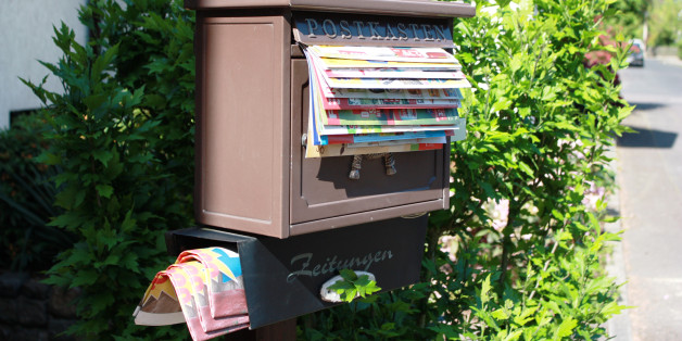 Ein überfüllter Briefkasten