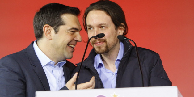 OMONIA SQUARE, ATHENS, ATTICA, GREECE - 2015/01/22: Alexis Tsipras (left), the leader of SYRIZA and the most promising candidate to be the next Prime Minister of Greece, talks with Pablo Iglesias Turrión (right), the leader of the Spanish Podemos party.SYRIZA (Coalition of the Radical Left), the leading party in the opinion polls, held their final election rally in Athens. (Photo by Michael Debets/Pacific Press/LightRocket via Getty Images)