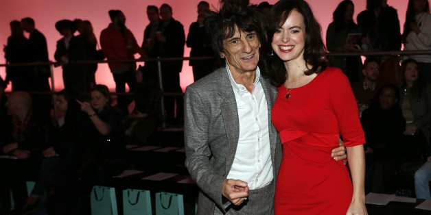 Ron Wood (Rolling Stones) und seine Frau Sally Humphreys sind Eltern von Zwillingen