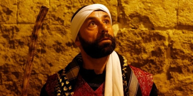 Michel Ayoub en tenue traditionnelle, à Acre, le 16 juin 2016 © AFP/Archives AHMAD GHARABLI