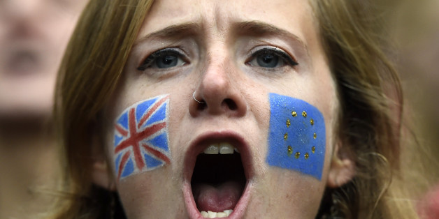 Demonstrators shout outside the Houses of Parliament during a protest aimed at showing London's solidarity with the European Union following the recent EU referendum, in central London, Britain June 28, 2016. REUTERS/Dylan Martinez