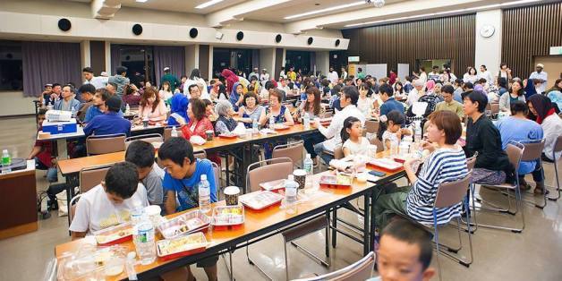 Un Marocain du Japon offre un f’tour aux non-musulmans