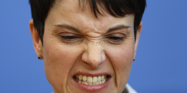 Der Ex-Mann Petrys distanziert sich von der Politik seiner Frau.http://www.bild.de/